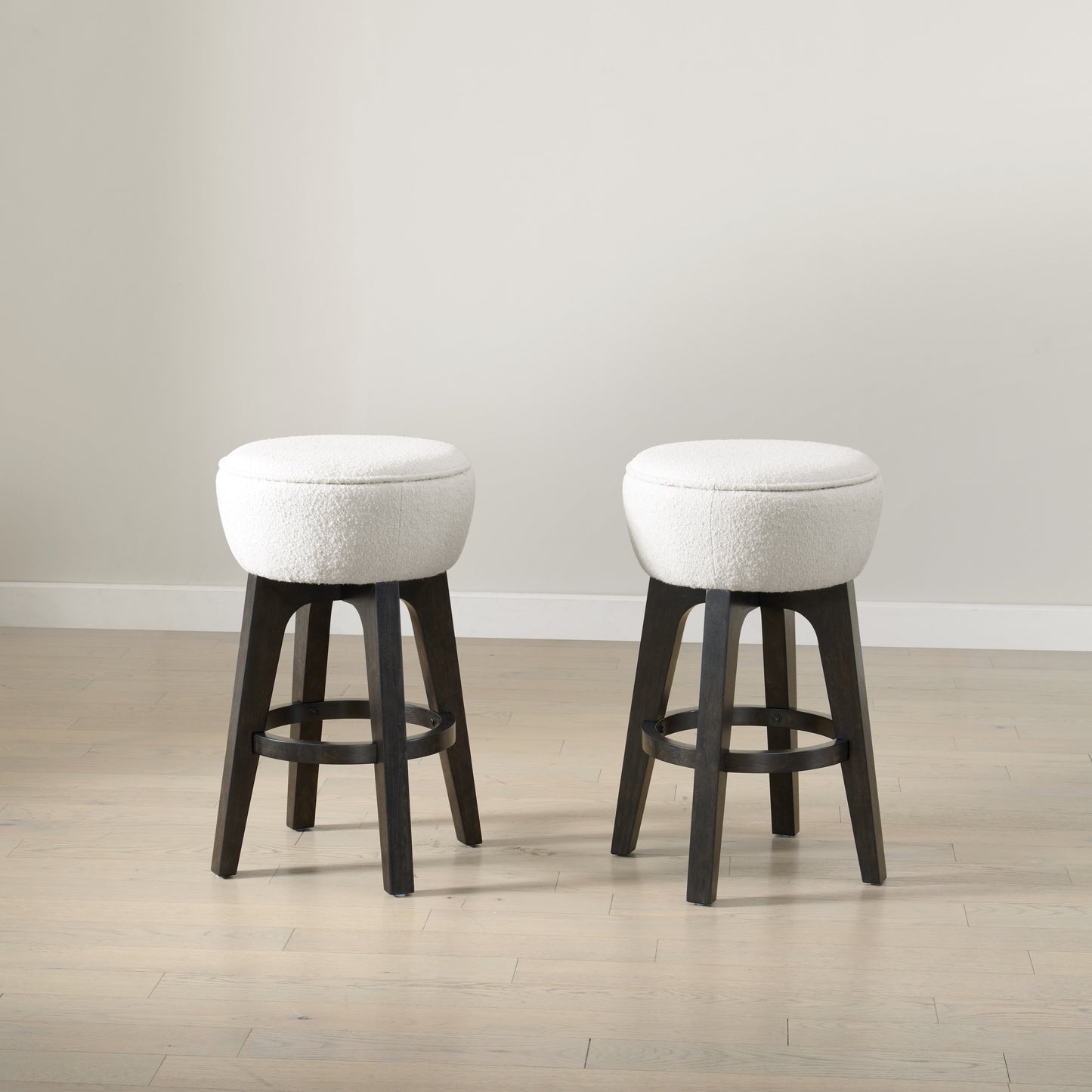 Sutton Place Dining Collection